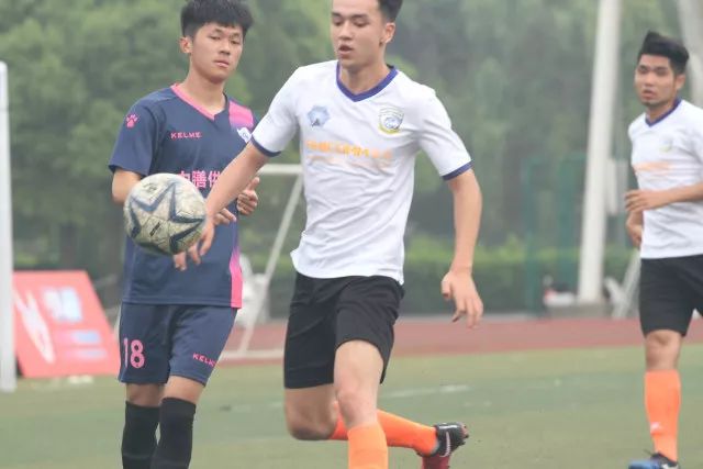 踢球者：诺伊尔目前仍处于康复阶段，能否赶上最后一场热身赛存疑
